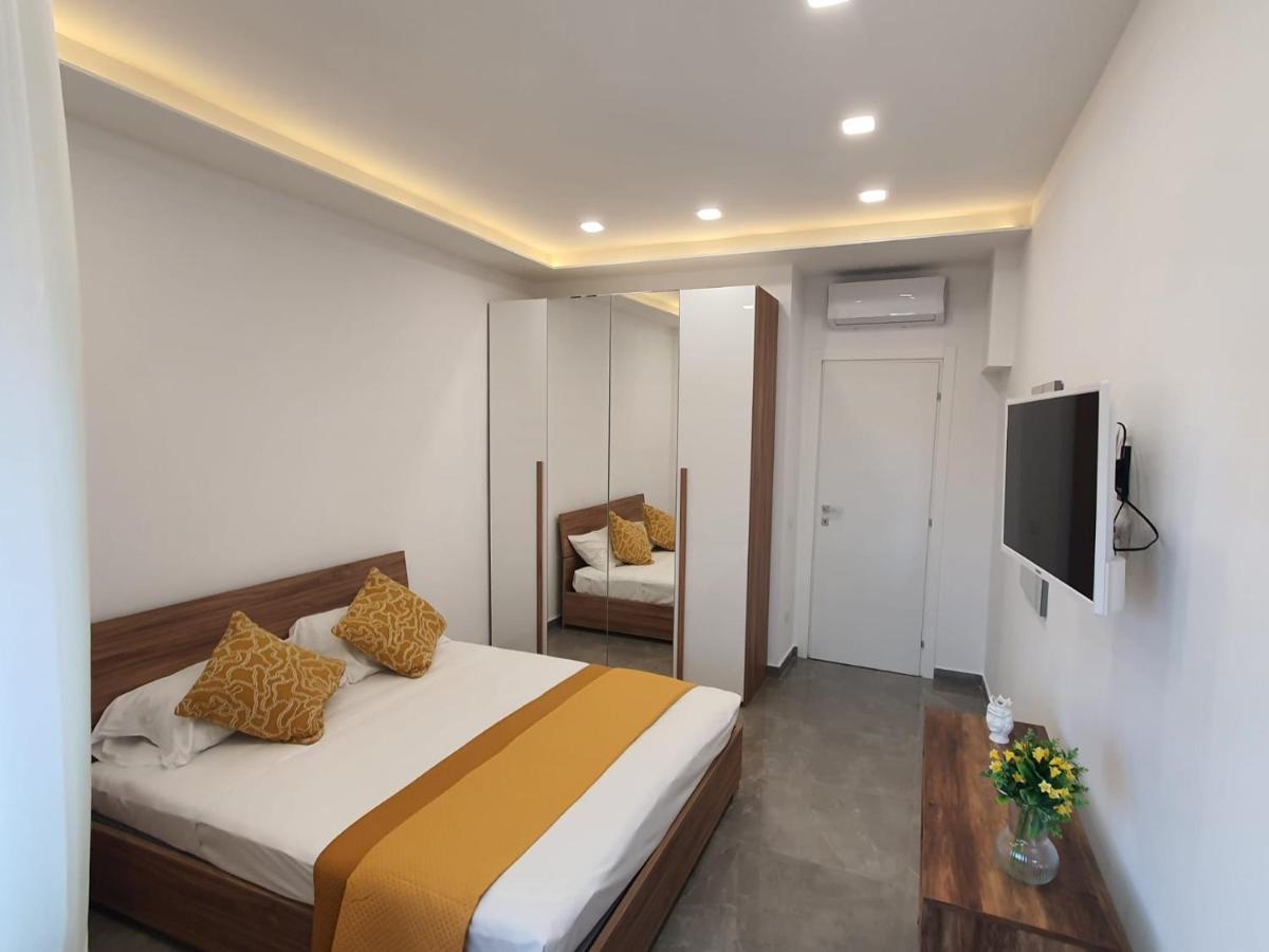 Deviveschi Guest House 卡斯特拉玛雷帝斯达比亚 外观 照片