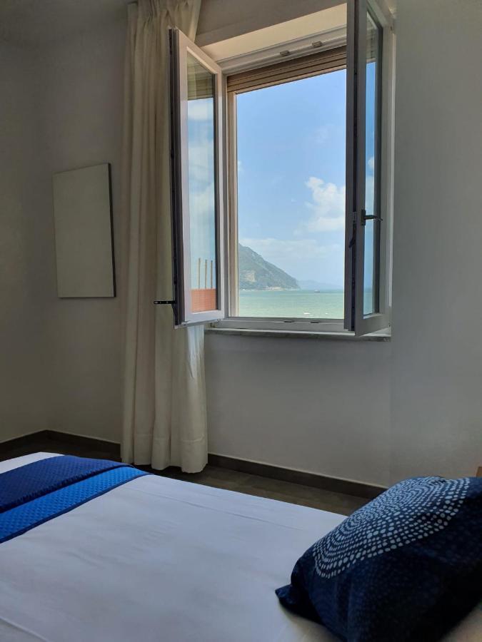 Deviveschi Guest House 卡斯特拉玛雷帝斯达比亚 外观 照片